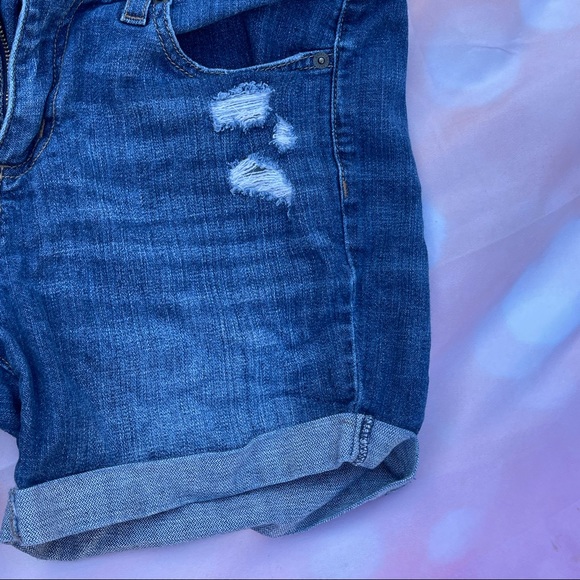 Universal Thread Mid-Rise Boyfriend Shorts Distressed - Picture 7 of 8